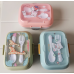 Loncheras Infantiles con Cubiertos Integrados – Set de 3 Diseños Tiernos y Coloridos para Niños, Mayoreo YD015