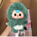 Muñeco peluche kawaii disfraz de animalito, diseño tierno y colorido de panda, conejo, zorrito y más, juguete suave ideal para regalo, decoración o colección, Mayoreo 2505