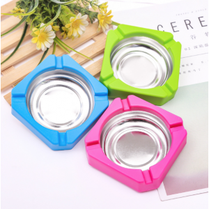 Cenicero Portátil Antideslizante diseño resistente, colores variados y ranuras para cigarrillos- Por mayoreo 