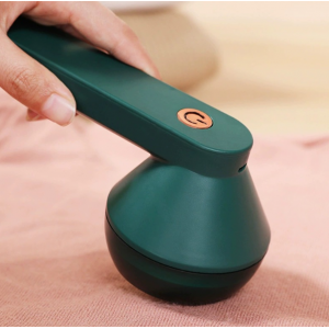 Quita pelusas eléctrico recargable USB elimina bolitas y pelusa de ropa. Portátil y seguro para todo tipo de tela. Venta por mayoreo.