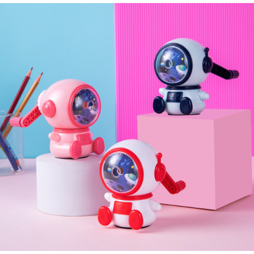 Sacapuntas automático con diseño de astronauta, práctico, divertido y perfecto para niños- Por mayoreo Sacapuntas automático con diseño de astronauta, práctico, divertido y perfecto para niños- Por mayoreo