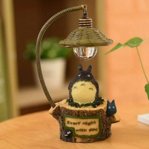 Lámpara decorativa de mesa con figura animada y diseño encantador, ideal para recámara- Por Mayoreo MG555