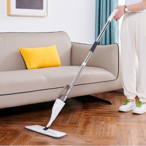 Fregona plana con pulverizador de agua, ideal para la limpieza del hogar. Su diseño con mango largo y cabezal plano permite limpiar de forma práctica distintas superficies- Por Mayoreo ZE-1320