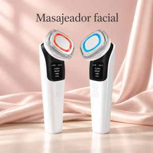 Masajeador facial multifuncional de fototerapia y microcorrientes con pantalla, cabezal triangular e iluminación roja y azul. Disponible por mayoreo para tu catálogo de belleza.