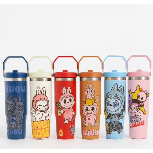 Vaso térmico infantil 900 ml con asa | Diseños de caricaturas, tapa anti-derrames Por Mayoreo ZH-921