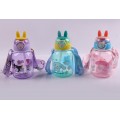 Botellas infantiles con orejas de conejo y correa ajustable – Diseño de dibujos animados – Tapa abatible con popote- Por Mayoreo 883535