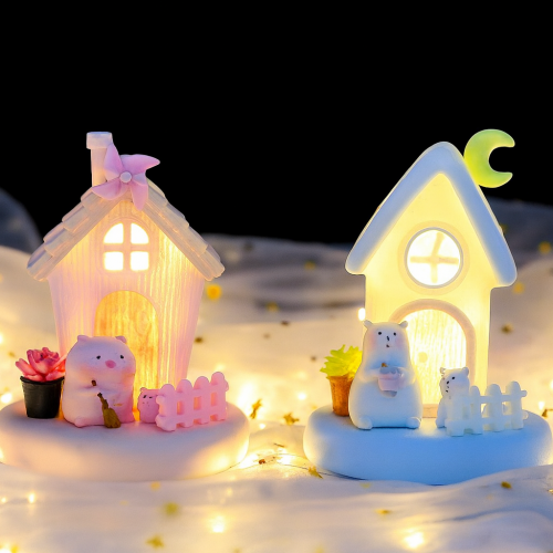 Casita Decorativa con Luz LED y Ositos – Modelo Nocturno de Cerámica – Su diseño tipo mini casa combina detalles suaves, Por Mayoreo  HC0906