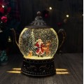 Bola de nieve navideña con luz LED y figuras de Santa Claus, decoración luminosa tipo farol retro para interiores, hogar y regalo. Por Mayoreo D-21663