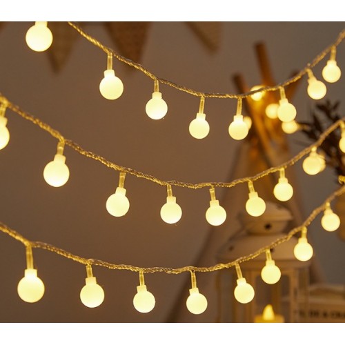 Serie de luces LED cálidas con bolitas tipo globo, perfecta para ambientar habitaciones, vehículos, eventos o fotos creativas. Adornos navideños  Por Mayoreo  D-22088