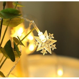 Series de luces LED con estrellas en tono cálido, perfectas para decoración elegante, navideña o crear ambientes acogedores. para interiores.  Por Mayoreo D-22100