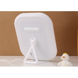Espejo de tocador rectangular con luz LED táctil regulable portátil con soporte plegable – de 14.5 x 18.5cm – Por  Mayoreo  XBJ-101