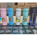 Termo de acero inoxidable con tapa LED de diseños animados. Capacidad 500 ml, para bebidas frías o calientes por horas. Por Mayoreo  A2