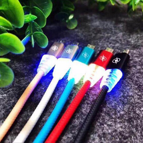 CABLE DE CARGA V8, CABLE REFORZADO,CON LUZ Y DISEÑOV8, DIFERENTES COLORES,MAYOREO. 