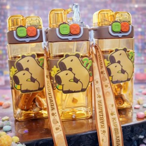 Botella de Agua Infantil Capibara con Popote y Correa por Mayoreo 0641