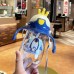 Botella deportiva de 380 ml con divertidos diseños de animalitos, con tapa decorativa tipo corona y asas laterales para un mejor agarre. Ideal para niños. Venta por mayoreo 0892