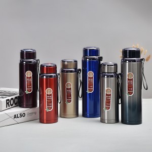 Termo metálico de doble pared ideal para conservar bebidas frías o calientes por más tiempo. Venta al por mayor ZH-803