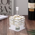 Set de especieros de vidrio con tapas blancas y detalles dorados, ideal para sal, pimienta y condimentos. Incluye base organizadora con agarradera central para fácil transporte Venta al por mayor  16071-7