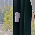 Sensor de alarma magnética para puertas y ventanas. Sonido potente, instalación fácil y sin cables. Ideal para seguridad en casa, oficina o negocio. Venta por mayoreo 17258-1
