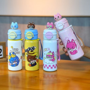 Termo Infantil de 550 ml con Popote y Diseños de Personajes Surtidos Por Mayoreo