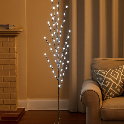 Árbol artificial decorativo en color blanco, con altura de 150 cm y luces LED blancas brillantes. Ideal para interiores. Venta por mayoreo 3617