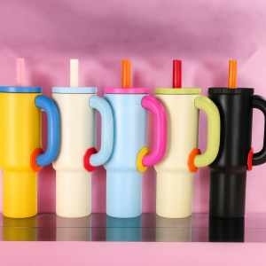 Vaso térmico con asa y popote de acero inoxidable, tumbler reutilizable con aislamiento térmico para bebidas frías y calientes, vaso portátil de gran capacidad Venta al por mayor 