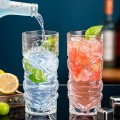 Vaso Totem de cristal transparente con diseño tallado único, ideal para agua, jugos, cócteles o bebidas refrescantes. Capacidad de 400ML