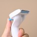 Cepillo removedor de pelo para mascotas con diseño ergonómico y sistema de autolimpieza. Ideal para perros y gatos, elimina el pelo suelto y subpelo de manera rápida y eficiente sin lastimar la piel. Venta por mayoreo 4964