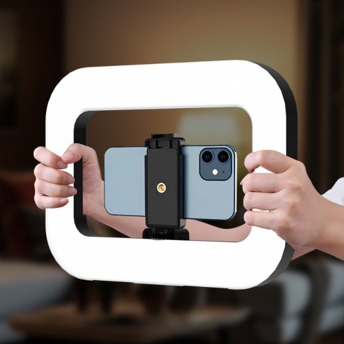 Aro de luz LED rectangular portátil con soporte ajustable para celular. Ofrece iluminación uniforme y regulable, ideal para grabar videos, transmisiones en vivo, maquillaje o fotografía. Venta al por mayor  60884