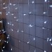 Cascada de luces LED blanca de 8 m con 300 focos, 8 modos de iluminación y conector de extensión. Ideal para decorar balcones, fachadas o interiores con estilo navideño. Venta al por mayor 6529-62