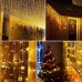 Cortina de luces LED cálidas de 3×2 m con 240 focos y conector de extensión. Ideal para decorar ventanas, fachadas o interiores con estilo navideño o festivo. Venta al por mayor