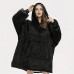 Sudadera manta oversize unisex con capucha y bolsillos, suave y calientita. Perfecta para mantenerse abrigado, ideal para casa o exteriores. colores variados, venta por mayoreo 882532