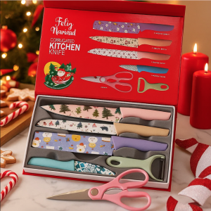 Set de cuchillos de cocina con diseños navideños, incluye 5 cuchillos y tijera. Acero inoxidable, mango ergonómico y base imantada. Ideal para regalo. Venta al por mayor