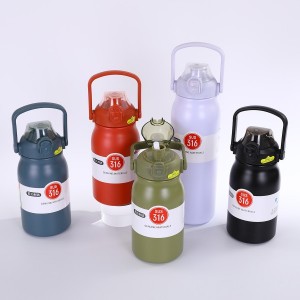 Lleva tus bebidas favoritas a cualquier lugar con este termo deportivo con correa ajustable, diseñado para mantener la temperatura por horas Venta al por mayor CL-ST4133