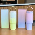 Vaso térmico de acero inoxidable con tapa hermética y diseño degradado colores variados, ideal para bebidas. Venta por mayoreo 