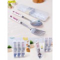 Set infantil de cuchara y tenedor con diseño Labubu. Ideal para escuela, viajes, lunch o uso diario. Venta por mayoreo AL-001061.