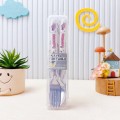 Set infantil de cuchara y tenedor con diseño Labubu. Ideal para escuela, viajes, lunch o uso diario. Venta por mayoreo AL-001061.