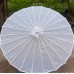 Sombrilla decorativa de bambú y tela blanca. Ideal para eventos, fiestas temáticas, bodas. Venta por mayoreo