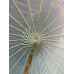 Sombrilla decorativa de bambú y tela blanca. Ideal para eventos, fiestas temáticas, bodas. Venta por mayoreo