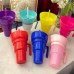 Vaso botanero mágico de plástico con popote y asa lateral ideal para disfrutar snacks y bebidas al mismo tiempo, venta al por mayor 