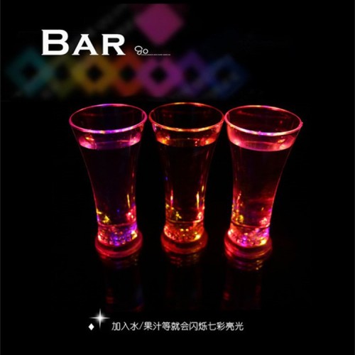 Copa con luces LED 12.5oz para bebidas, shots, fiestas de 390 ml al por mayor BZ525