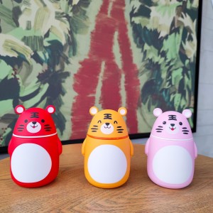 Botella de agua infantil térmica de 300 ml con diseño en forma de tigre, ideal para niños. Venta por mayoreo BZ903