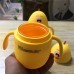 Botella de agua infantil con diseño en forma de pollo, ideal para niños. Diseño divertido con tapa, perfecta para escuela, paseos y uso diario. Venta por mayoreo