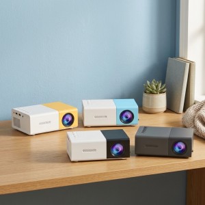 Proyector YG3000 resolución 1920 × 1080 y conexión para diversos dispositivos, ideal para películas, videojuegos y presentaciones. Venta por mayoreo