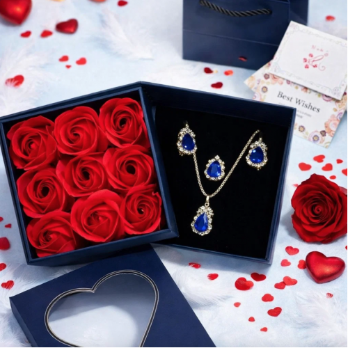 Set de regalo rosas eternas en cajita, incluye bolsa de regalo, tarjeta y accesorios. Ideal para San Valentín. Venta por mayoreo CY1023