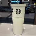 Vaso térmico tipo Starbucks con tapa hermética y caja individual, diseño estriado, colores negro, blanco y verde menta, venta al por mayor HG-2024
