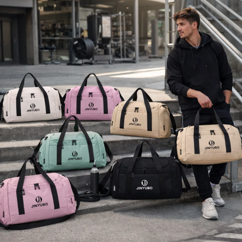 Maleta deportiva 50x30x25 cm ligera, resistente y con compartimento independiente para tenis. Ideal para gimnasio y viaje. Venta por mayoreo JYB250823 Maleta deportiva 50x30x25 cm ligera, resistente y con compartimento independiente para tenis. Ideal para gimnasio y viaje. Venta por mayoreo JYB250823