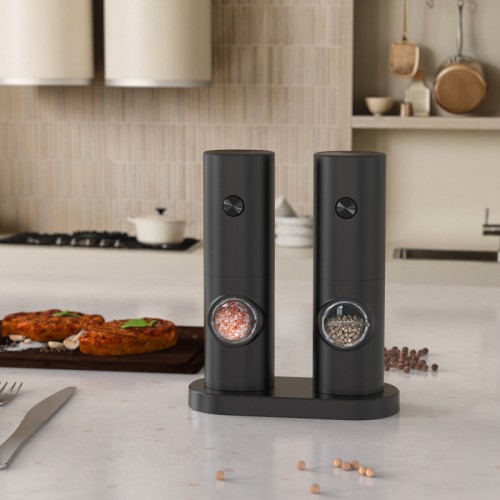 Juego de 2 molinillos eléctricos para sal y pimienta. Prácticos y modernos para cocina o mesa. Fácil uso. Venta por mayoreo