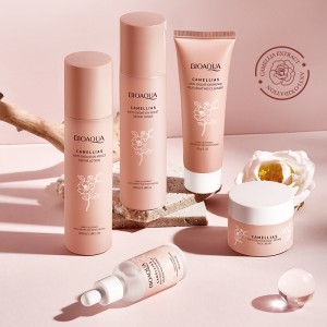 Set skin care facial Camellias de 5 piezas con presentación elegante. Ideal para cuidado personal o regalo. Venta por mayoreo LJ-0542