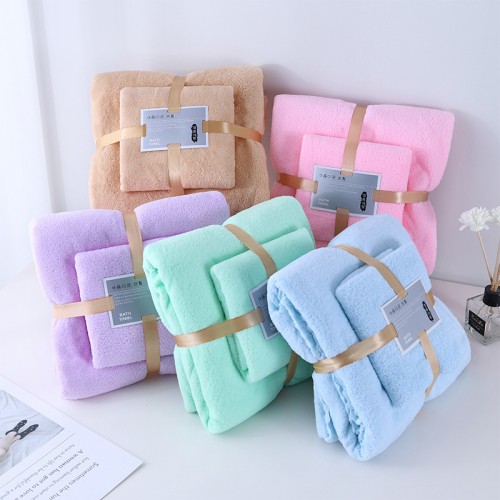 Juego de toalla portátil en colores surtidos. Ideal para viaje, gimnasio o uso diario. Presentación práctica. Venta por mayoreo
