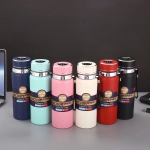 Termo de acero inoxidable de 1 litro, con pantalla digital de temperatura en la tapa. Mantiene bebidas calientes o frías por varias horas. Venta por mayoreo LJ-8184